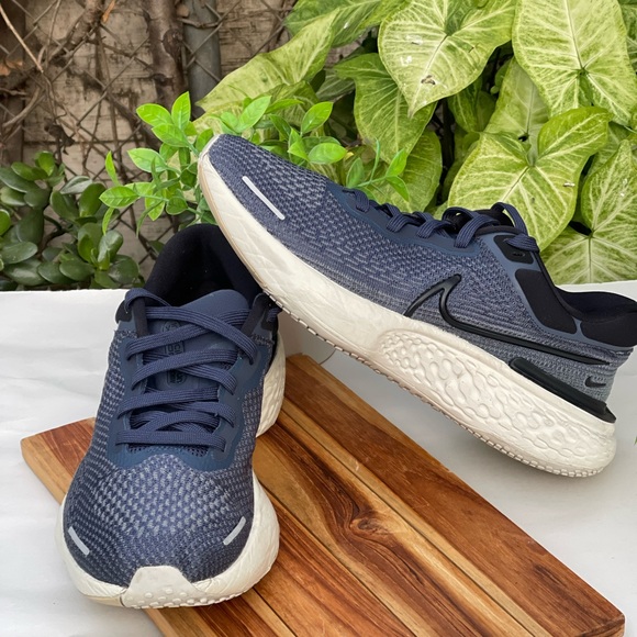 NIKE Zoomx Invincible Run Flyknit navy size 9 men - Picture 4 of 12